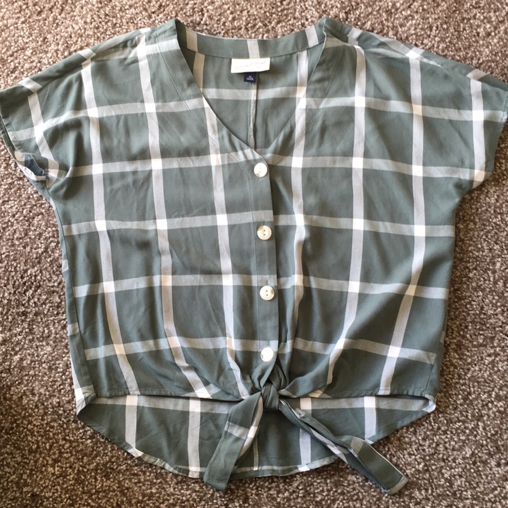 Universal Thread Green Plaid Button-Front Tie Hem Top